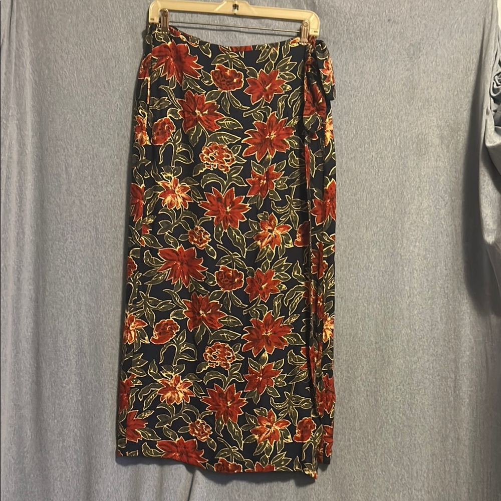 Vibrant Red and Green Floral Maxi Wrap Skirt size 10-12 very GUC!